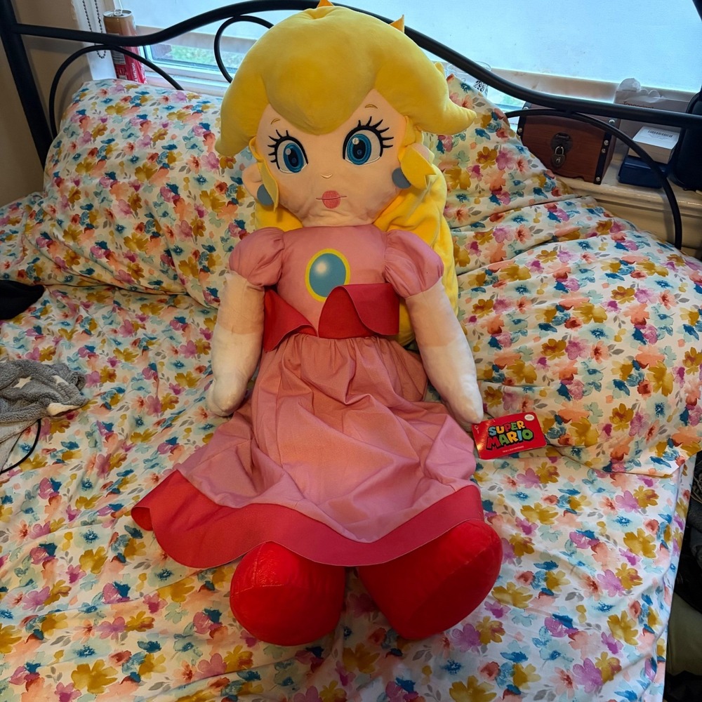 Nintendo Super Mario Princess Peach Large Jumbo Plush Good Stuff 2024 NWT 36 IN